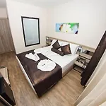 S3 Seahorse Club Hotel 3*