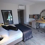 S3 Seahorse Club Hotel