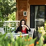 S3 Seahorse Club Hotel