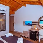 S3 Seahorse Club 3*