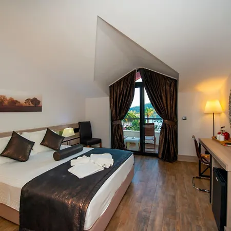 S3 Seahorse Club Szálloda 3*