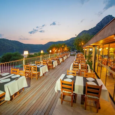 S3 Seahorse Club Szálloda 3*