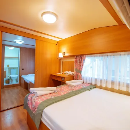 Hotel S3 Seahorse Club